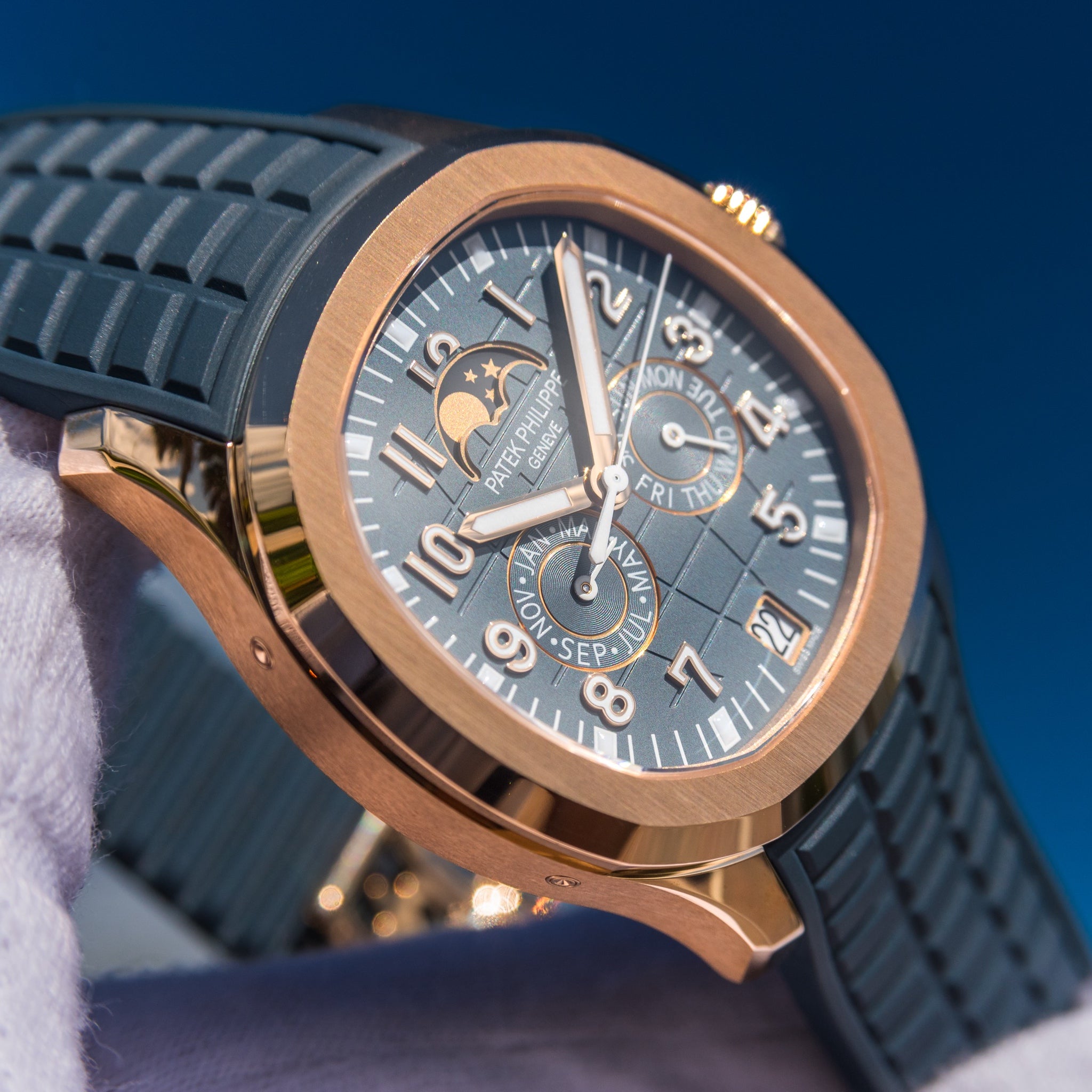 Patek 5261R | 2023 Aquanaut Annual Calendar | Rose Gold | 5261R-001