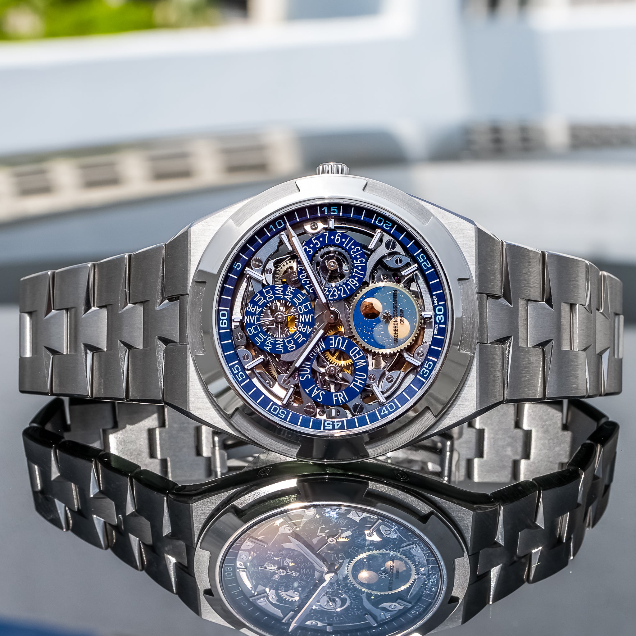 2025 Vacheron Constantin 4300V/220G-B946 Overseas Perpetual Calendar Ultra Thin Skeleton 41.5mm