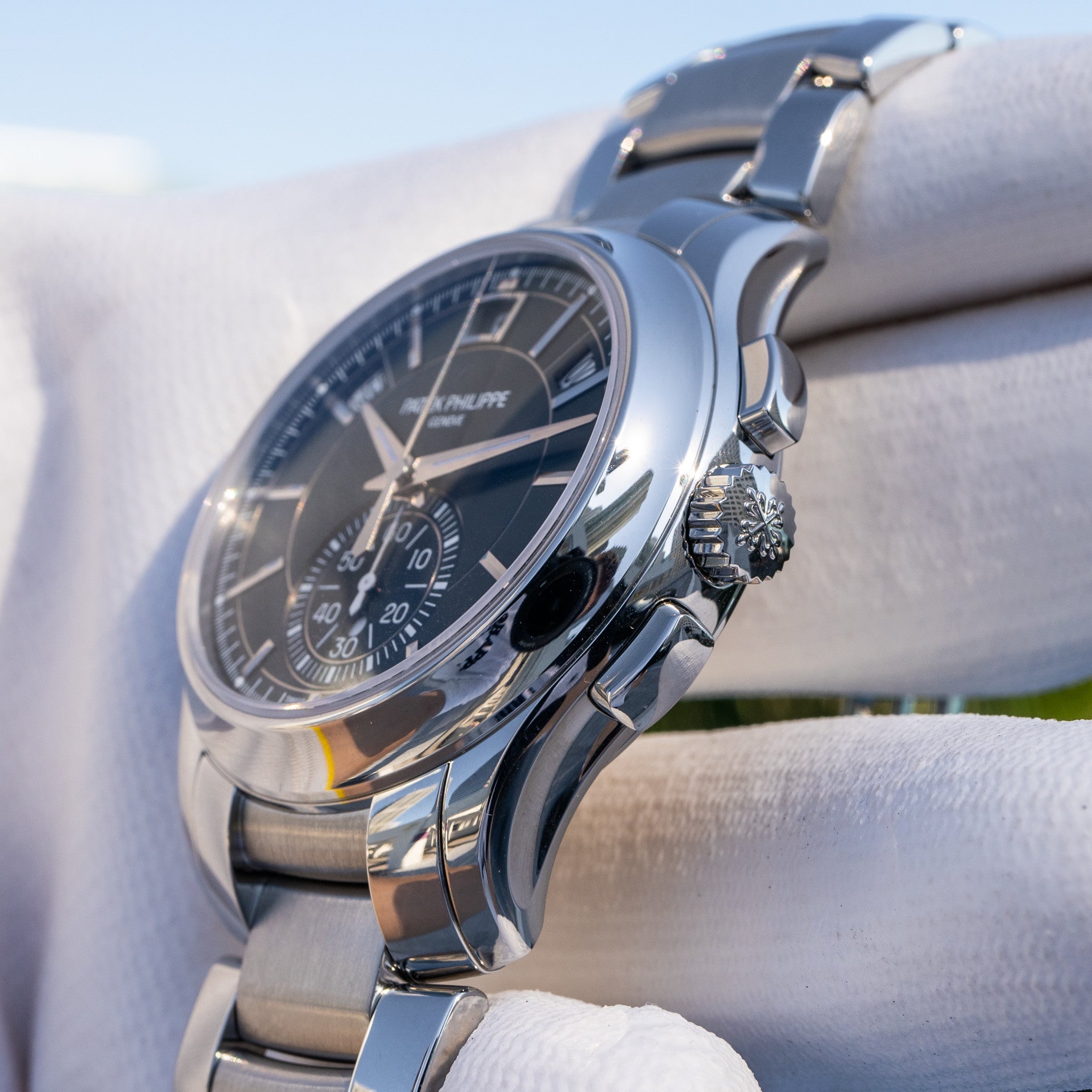 Patek Philippe 2024 Unworn Annual Calendar Chronograph 5905/1a Green Dial