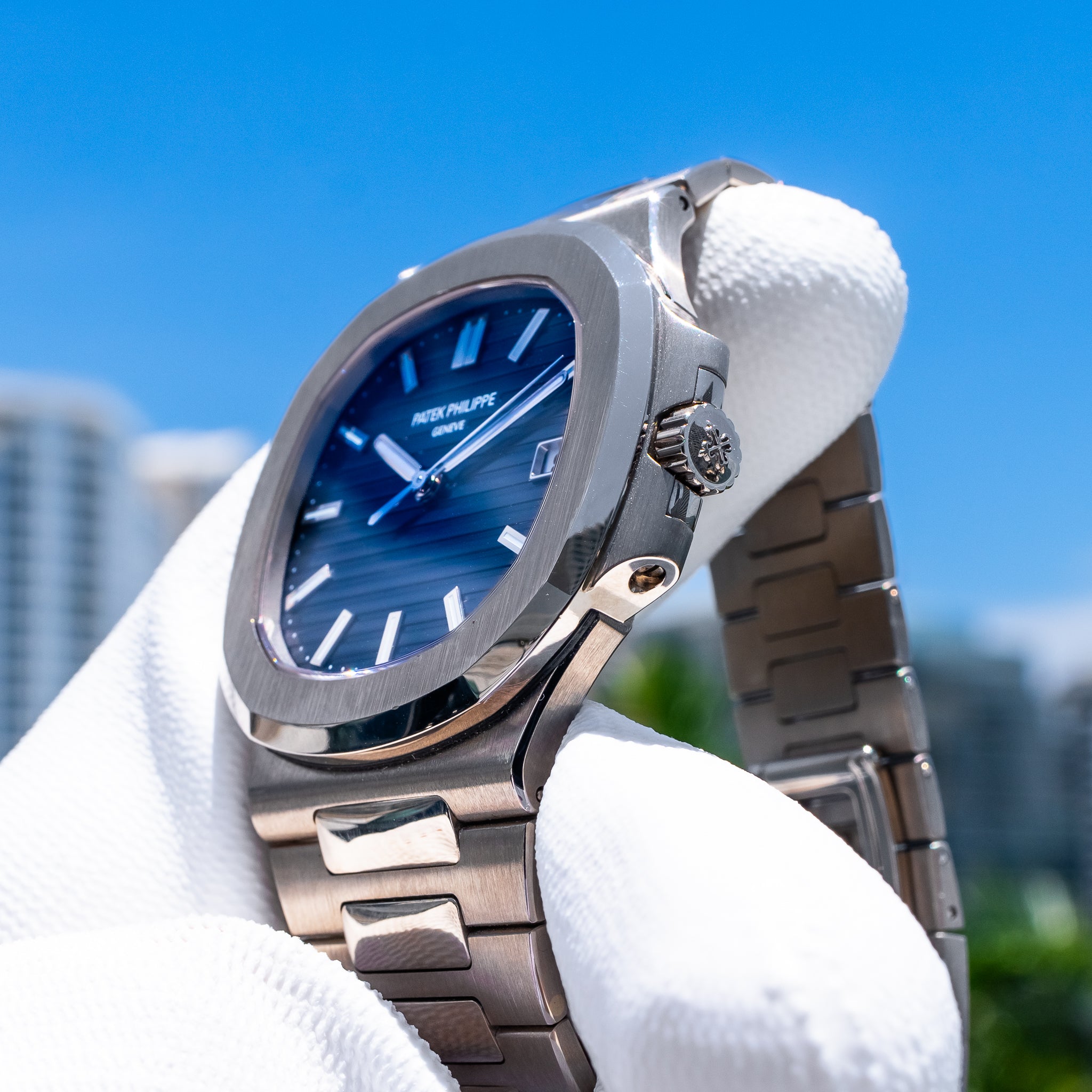 2022 Patek Philippe Nautilus 5811/1G-001 Blue Dial