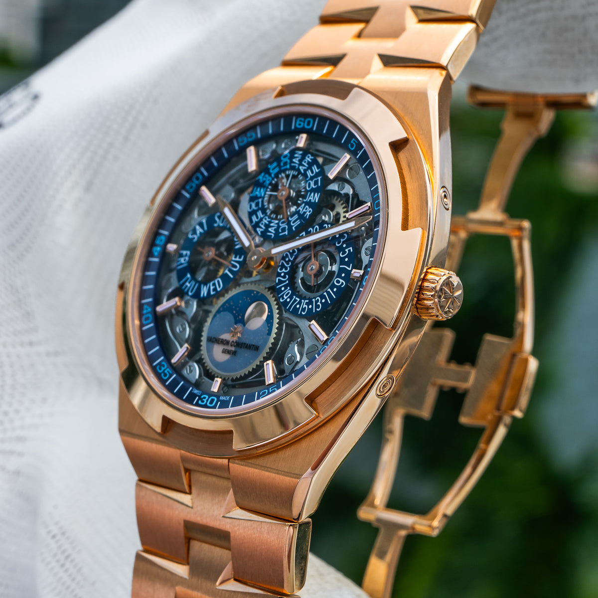 2025 Vacheron Constantin 4300V/220R-B642 Overseas Perpetual Calendar Ultra-Thin Skeleton Rose Gold 41.5mm