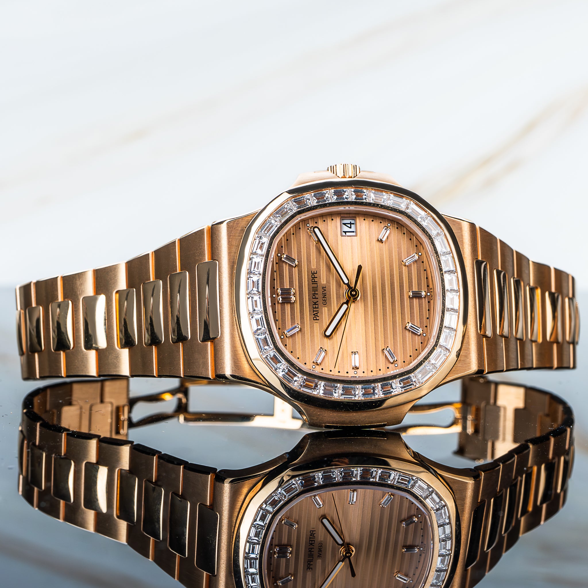 Patek Philippe 5723/1r Nautilus Rose Gold 40mm