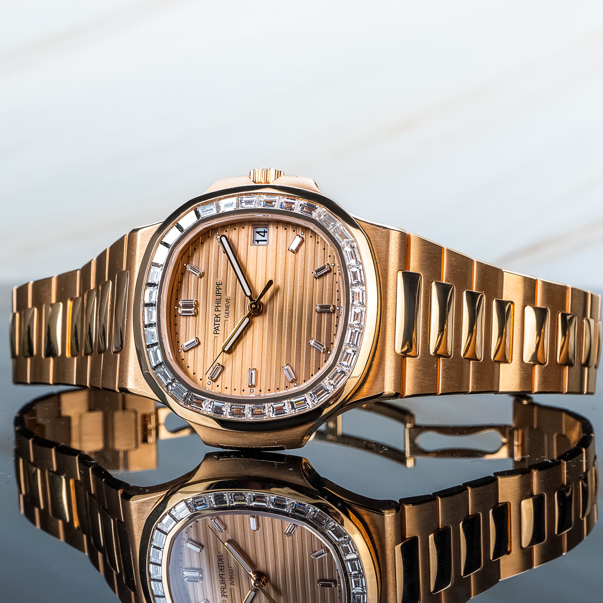 Patek Philippe 5723/1r Nautilus Rose Gold 40mm
