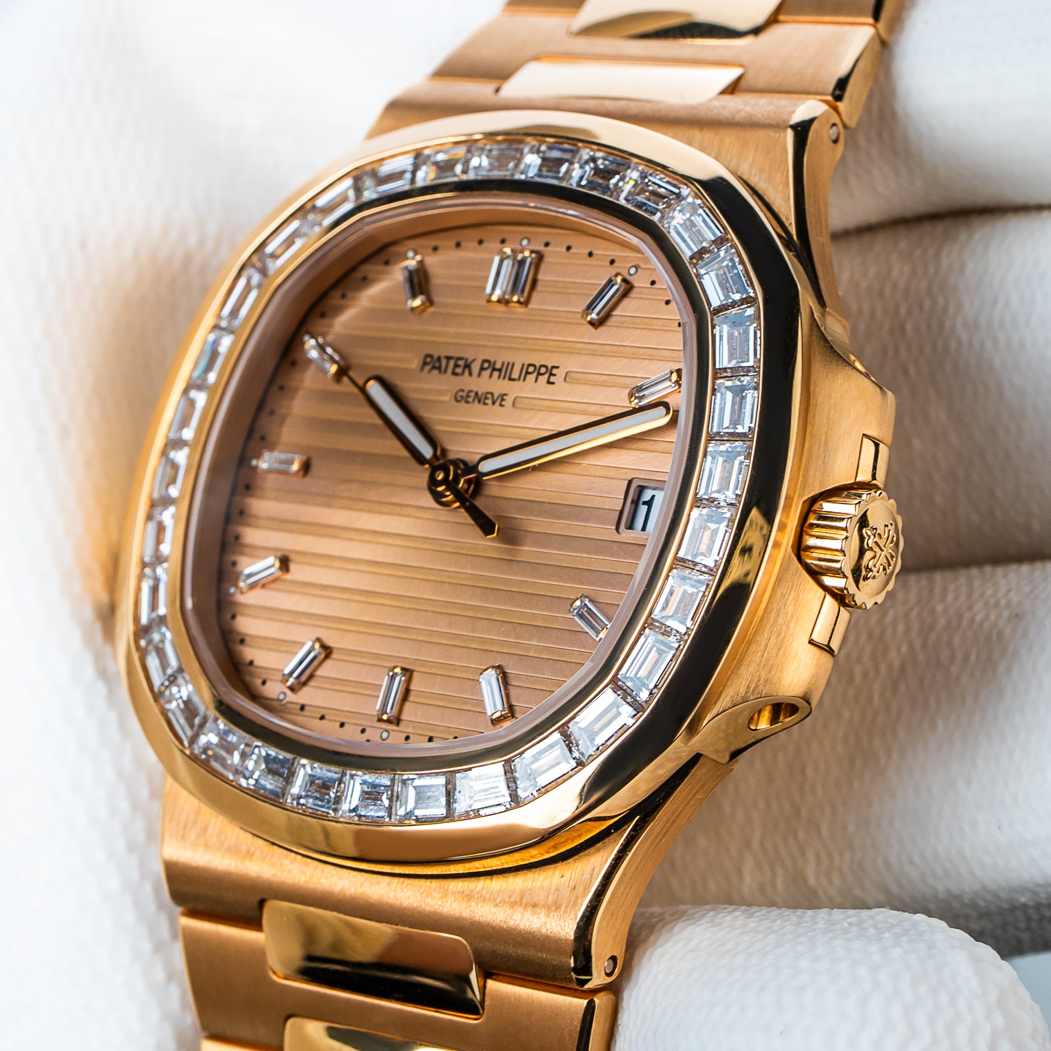 Patek Philippe 5723/1r Nautilus Rose Gold 40mm