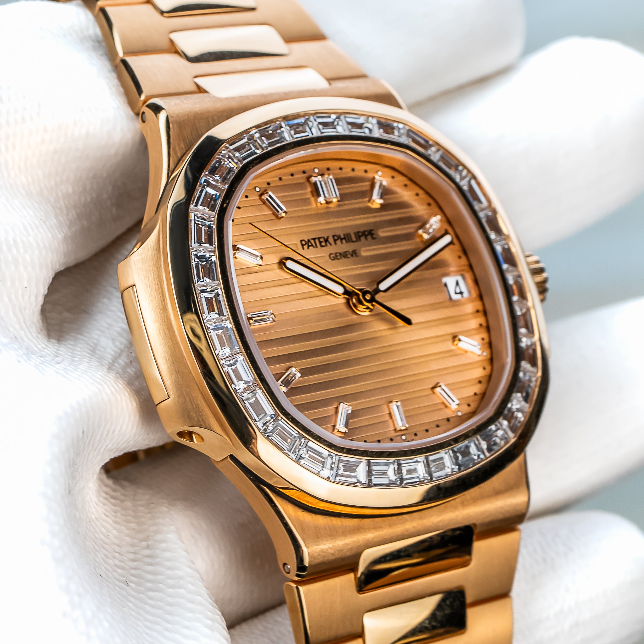 Patek Philippe 5723/1r Nautilus Rose Gold 40mm