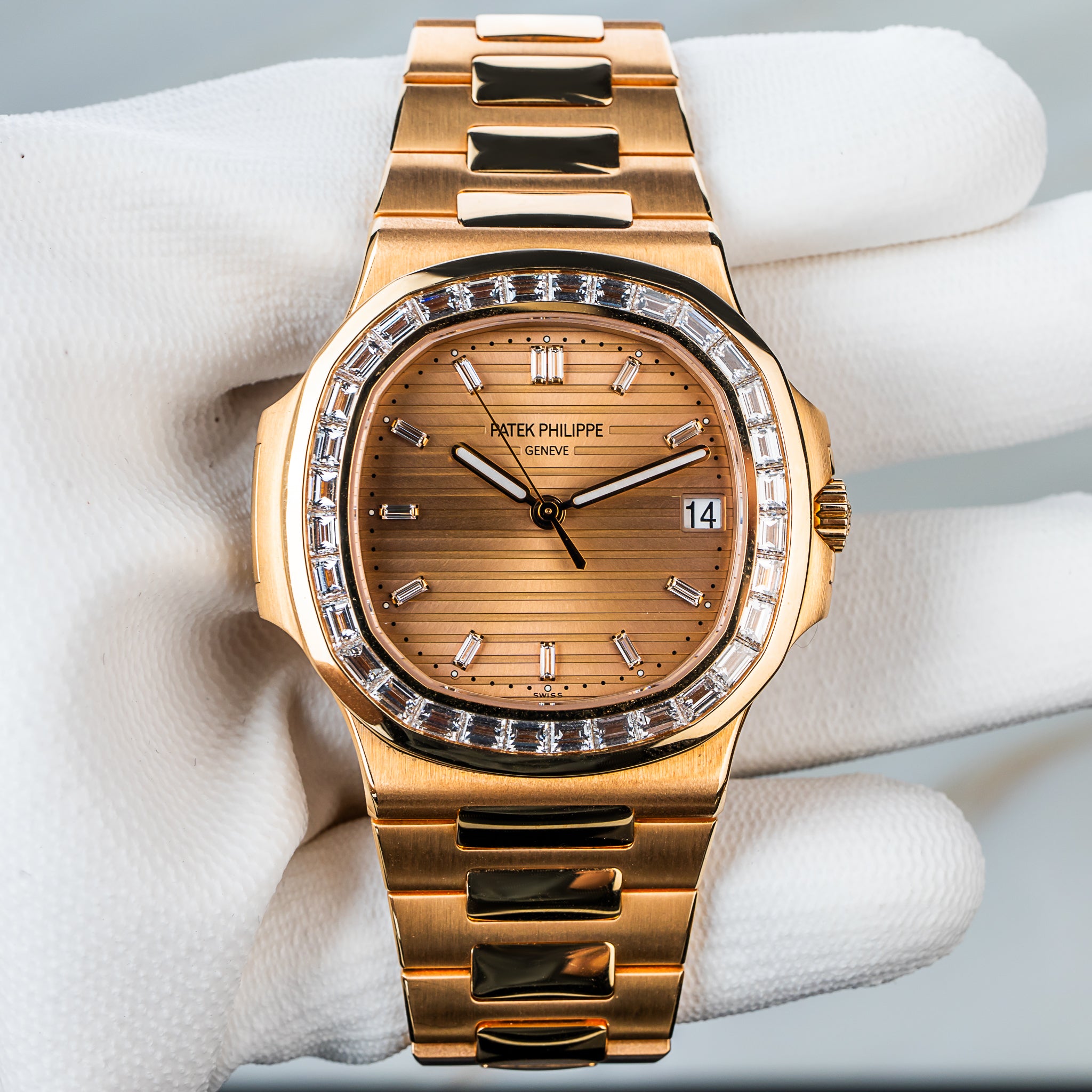 Patek Philippe 5723/1r Nautilus Rose Gold 40mm
