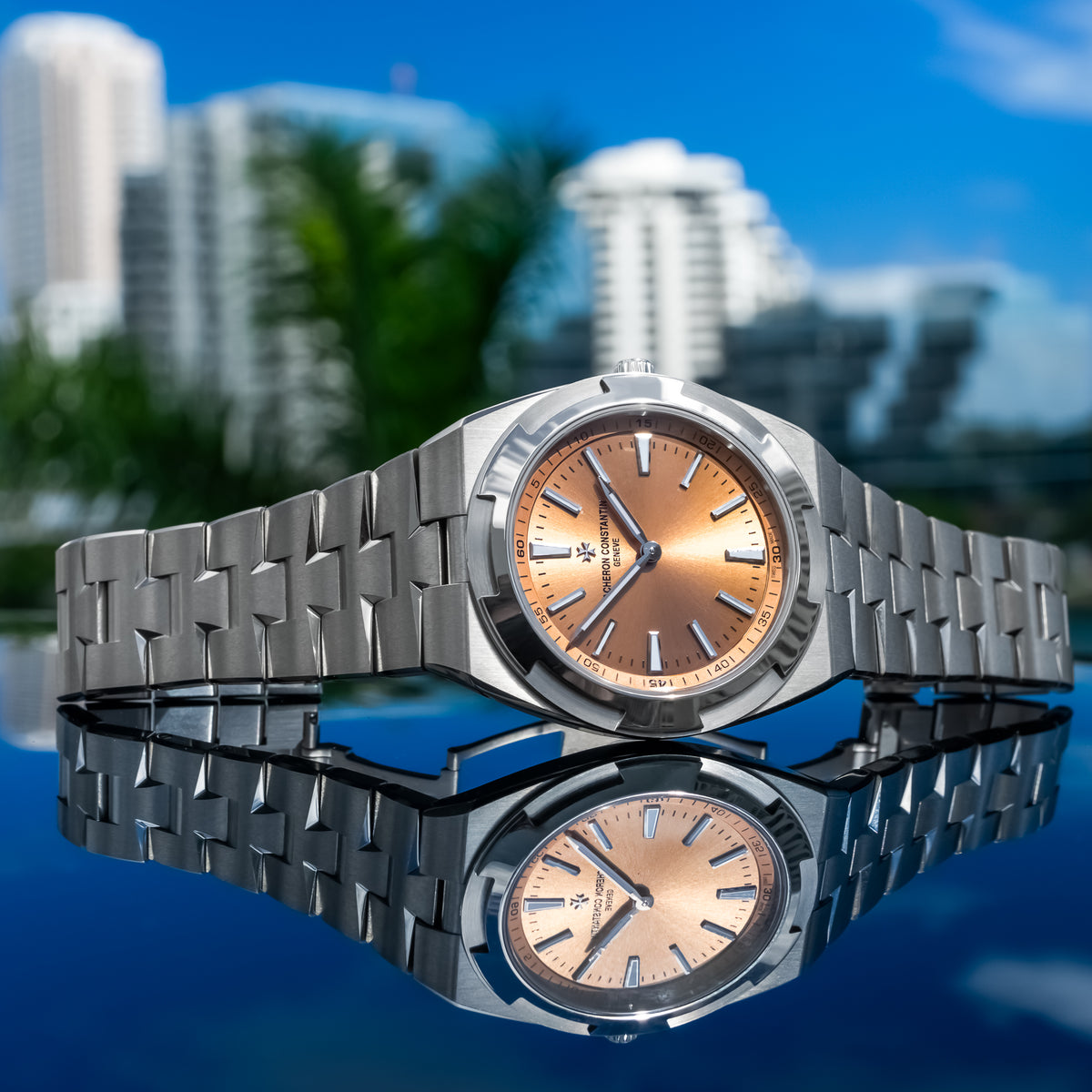 Vacheron Constantin 2500V/220P-H028 Overseas Self-Winding Ultra-Thin 39.5mm