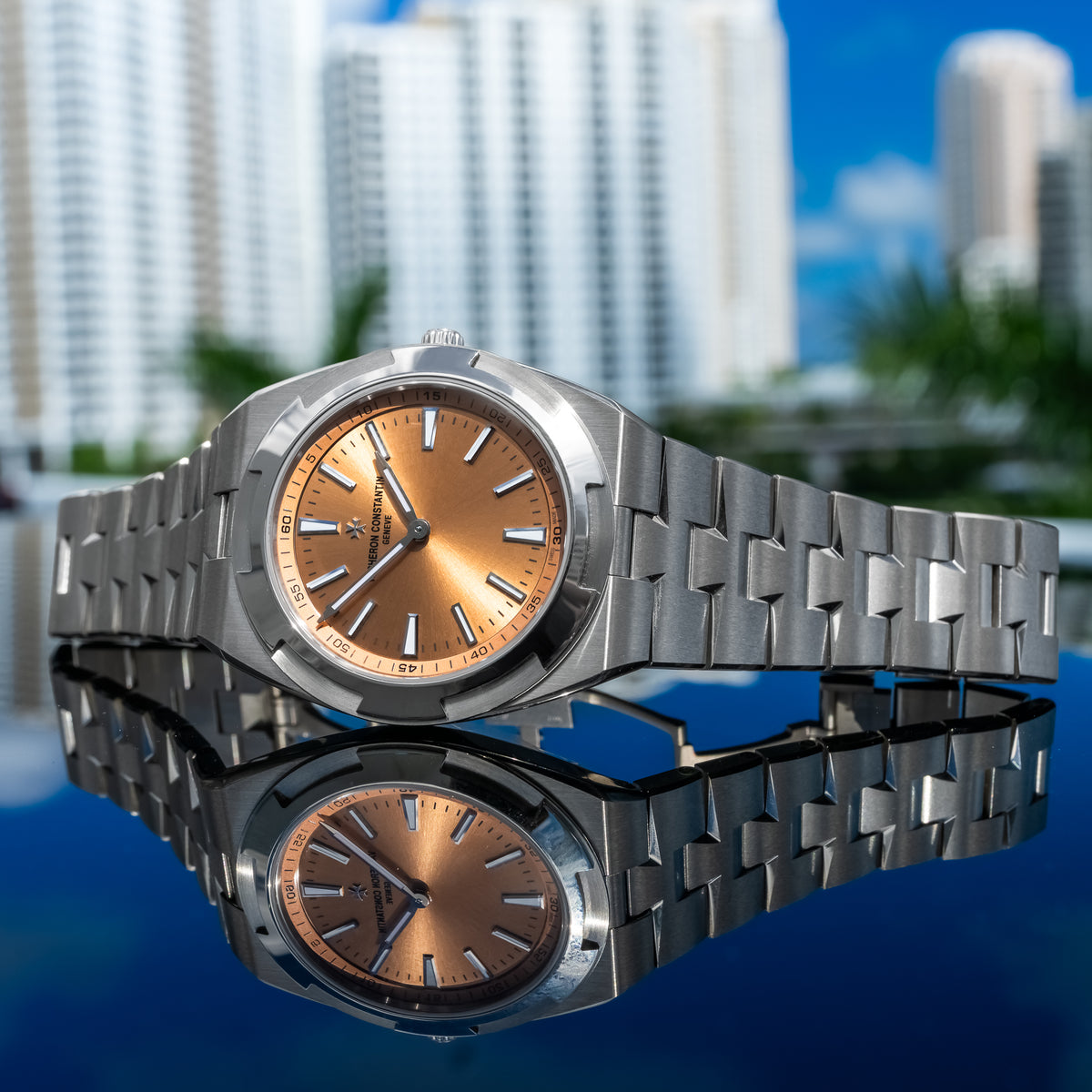 Vacheron Constantin 2500V/220P-H028 Overseas Self-Winding Ultra-Thin 39.5mm