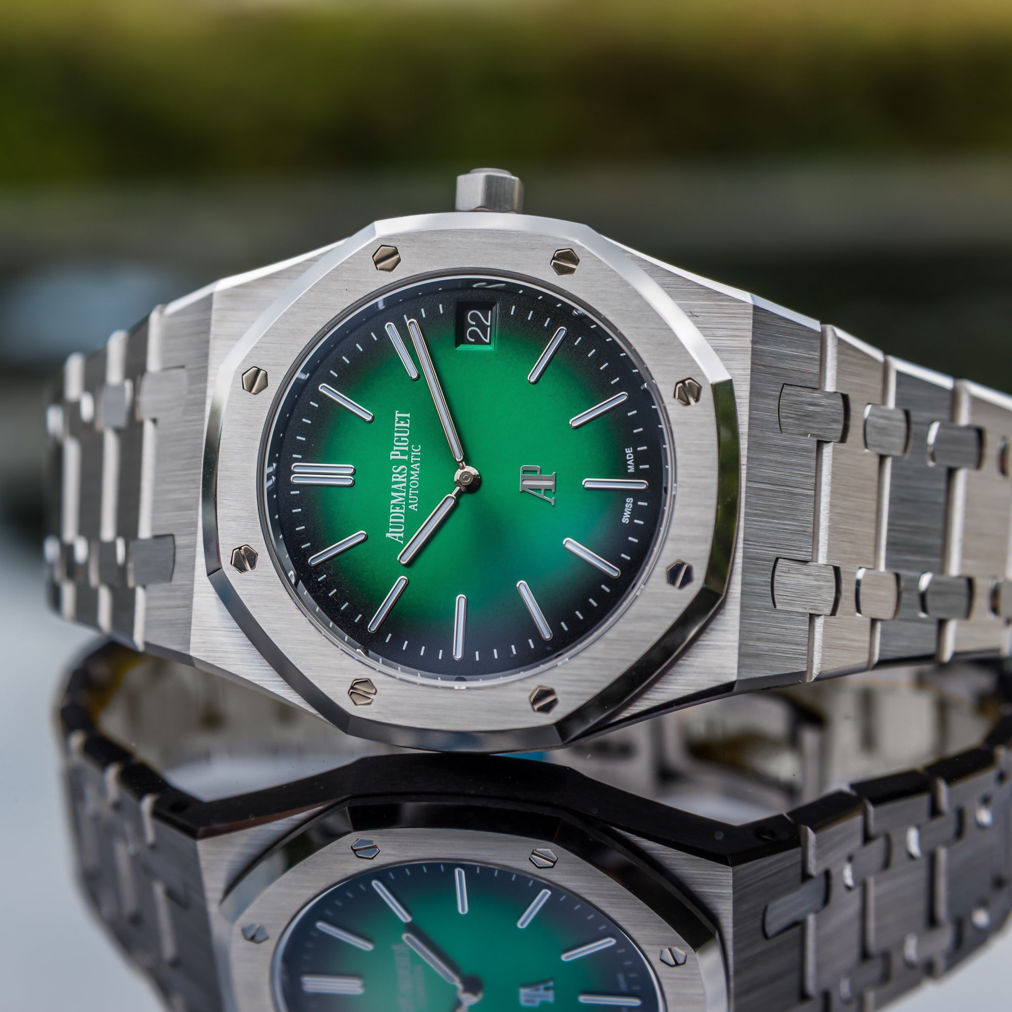 2022 Audemars Piguet 16202PT Royal Oak "Jumbo" Extra-Thin 50th Anniversary Platinum Green Dial 39mm