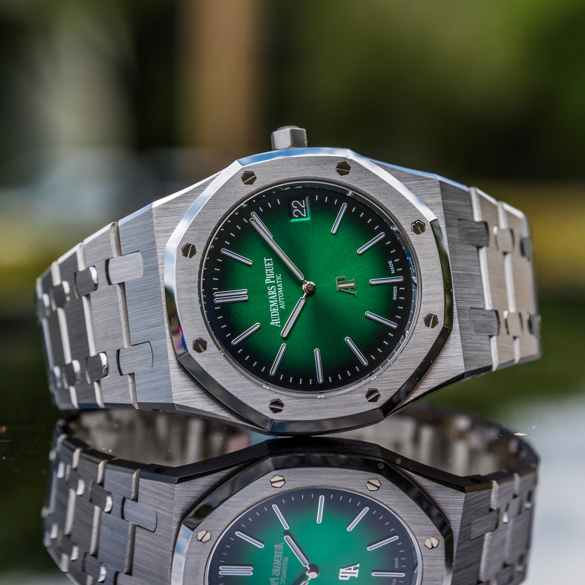 2022 Audemars Piguet 16202PT Royal Oak "Jumbo" Extra-Thin 50th Anniversary Platinum Green Dial 39mm