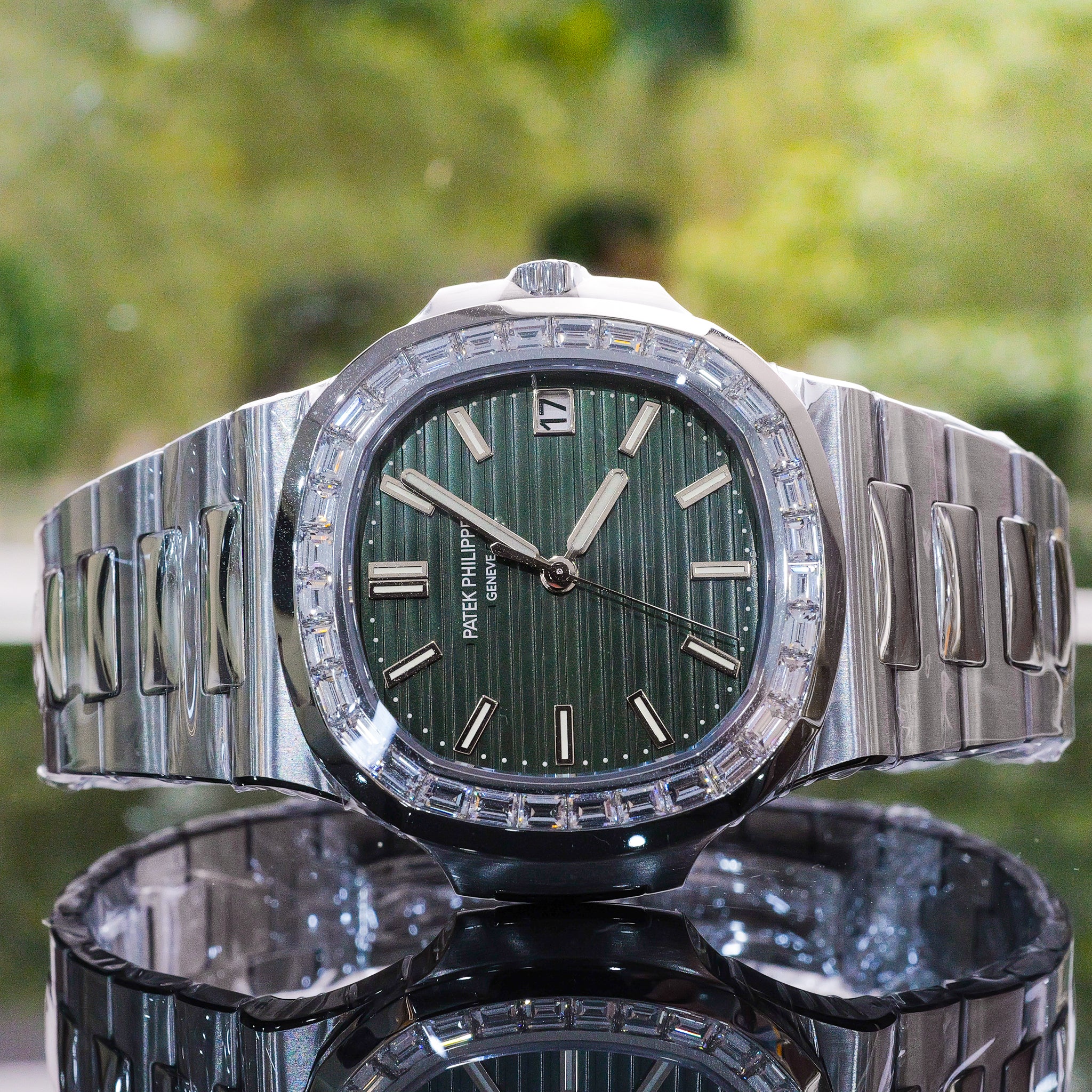 Patek Philippe 2021 Nautilus 5711/1300A Green Dial