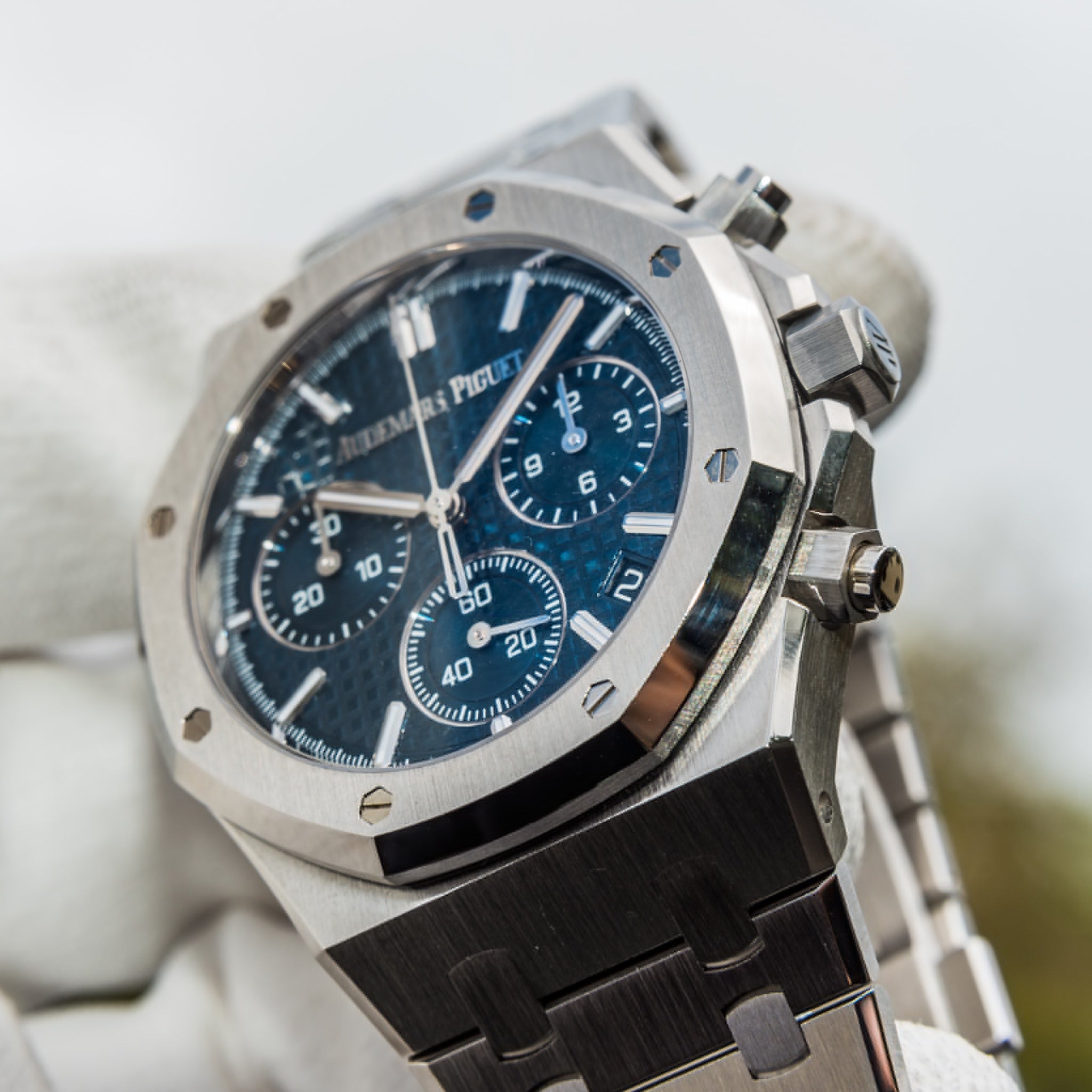 2022 Audemars Piguet 26240st Royal Oak Selfwinding Chronograph "50th Anniversary" Blue 41mm