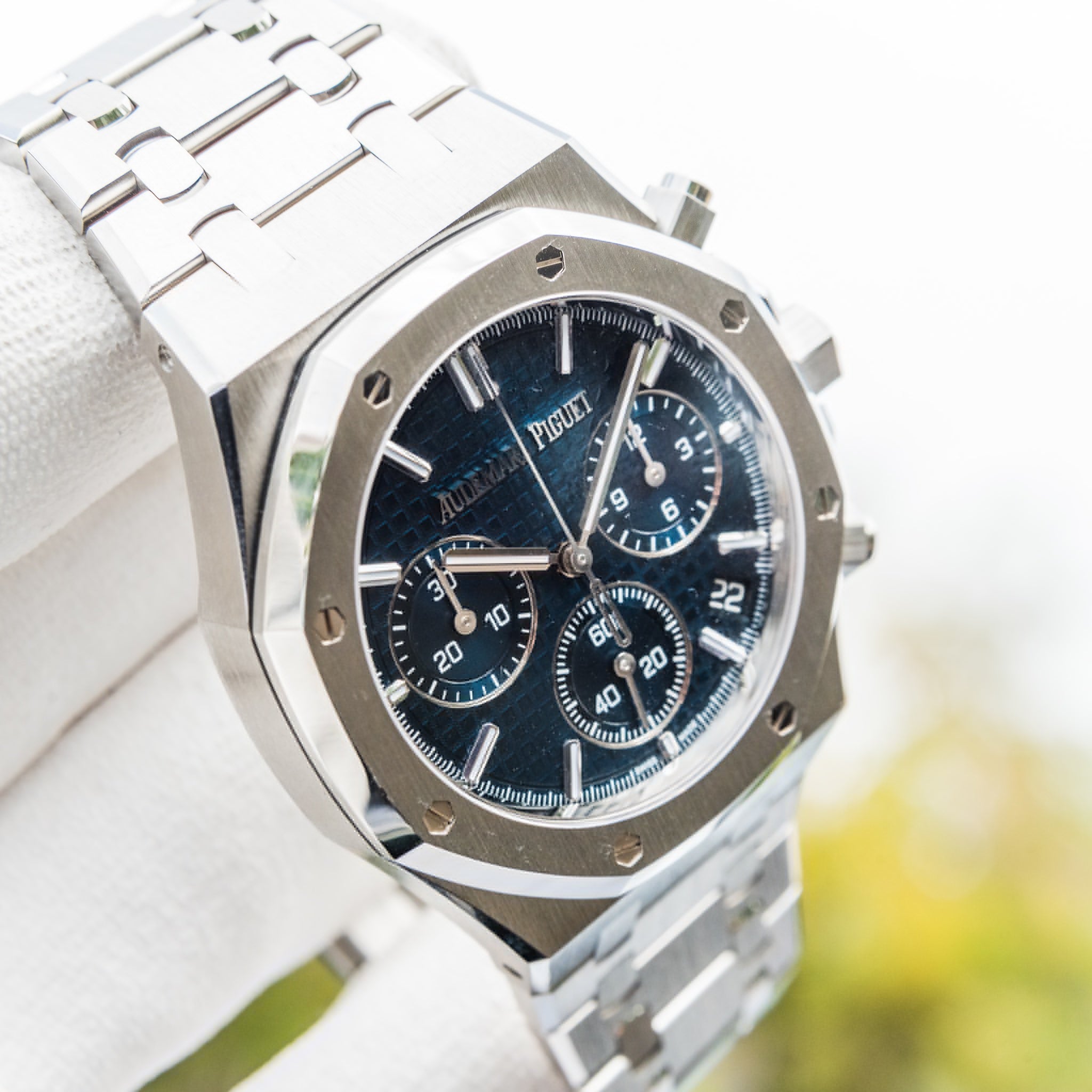 2022 Audemars Piguet 26240st Royal Oak Selfwinding Chronograph "50th Anniversary" Blue 41mm