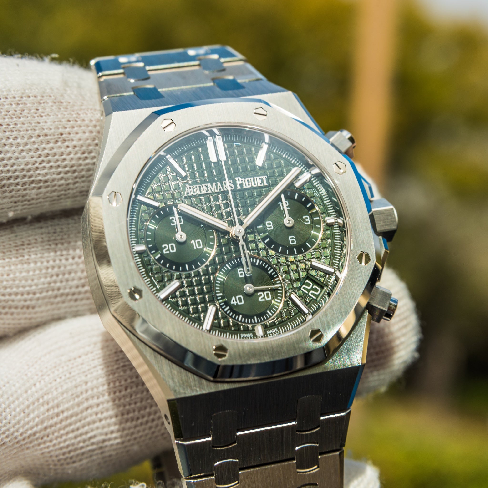 2023 Audemars Piguet Oak Selfwinding Chronograph Green Dial 26240st