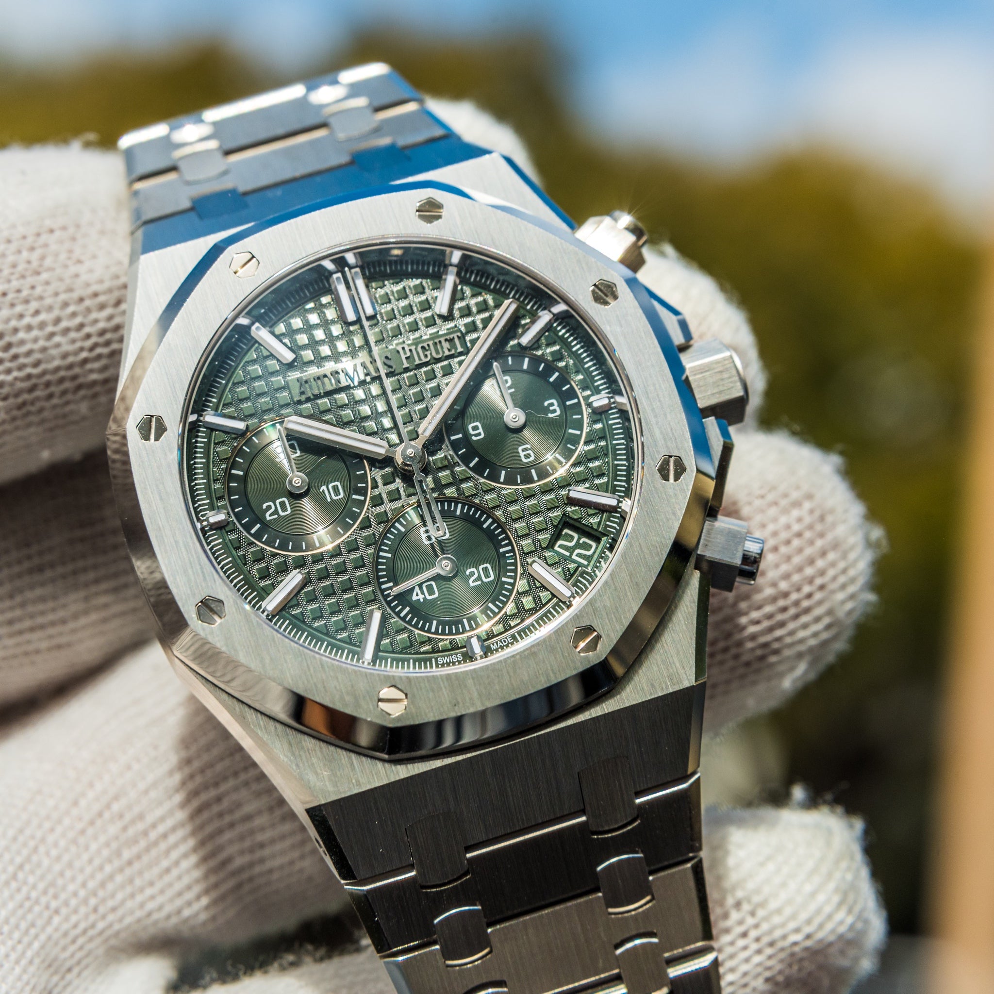 2022 Audemars Piguet Oak Selfwinding Chronograph “50th Anniversary” Green Dial 26240st