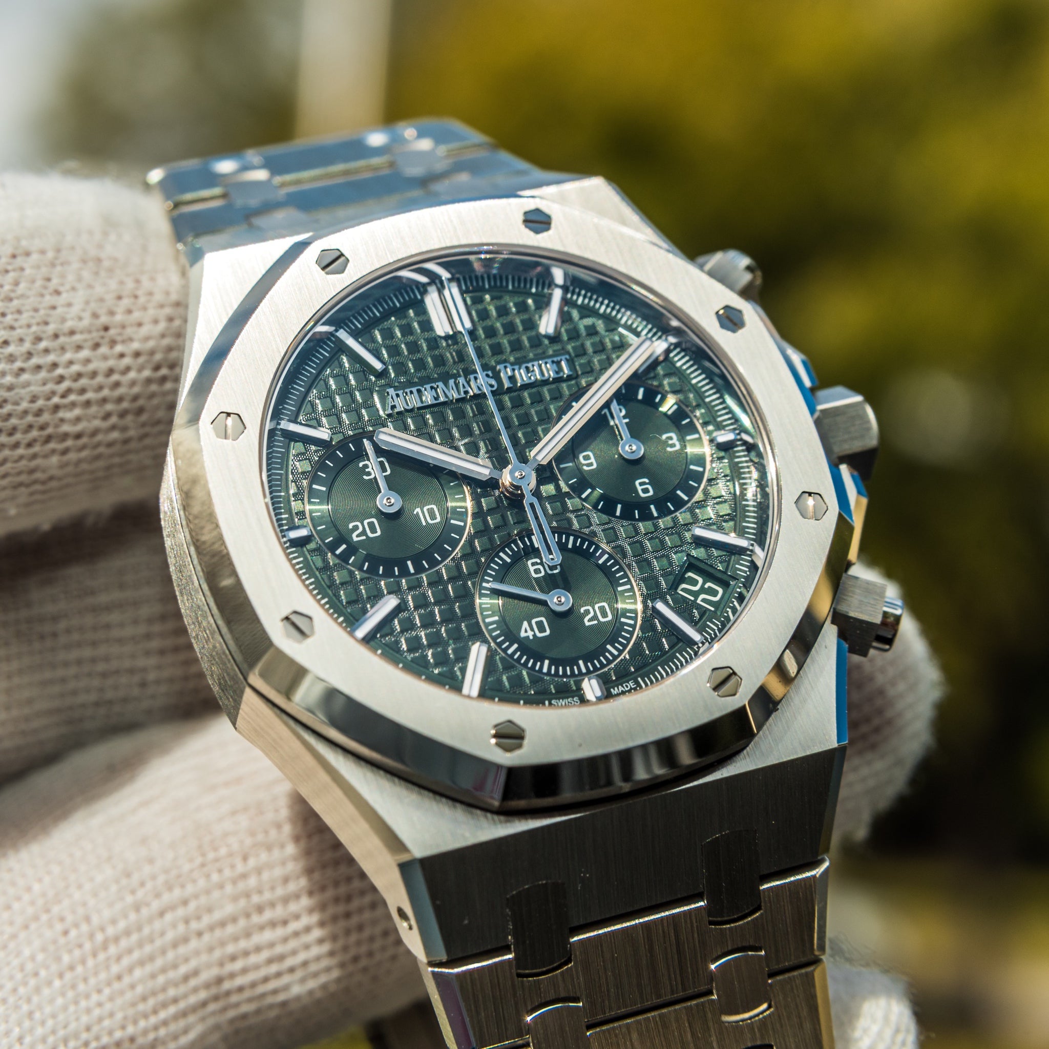 2022 Audemars Piguet Oak Selfwinding Chronograph “50th Anniversary” Green Dial 26240st