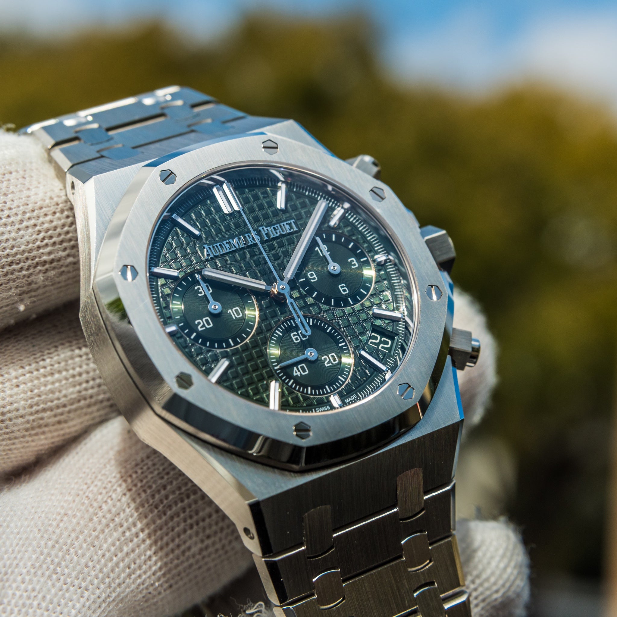 2022 Audemars Piguet Oak Selfwinding Chronograph “50th Anniversary” Green Dial 26240st