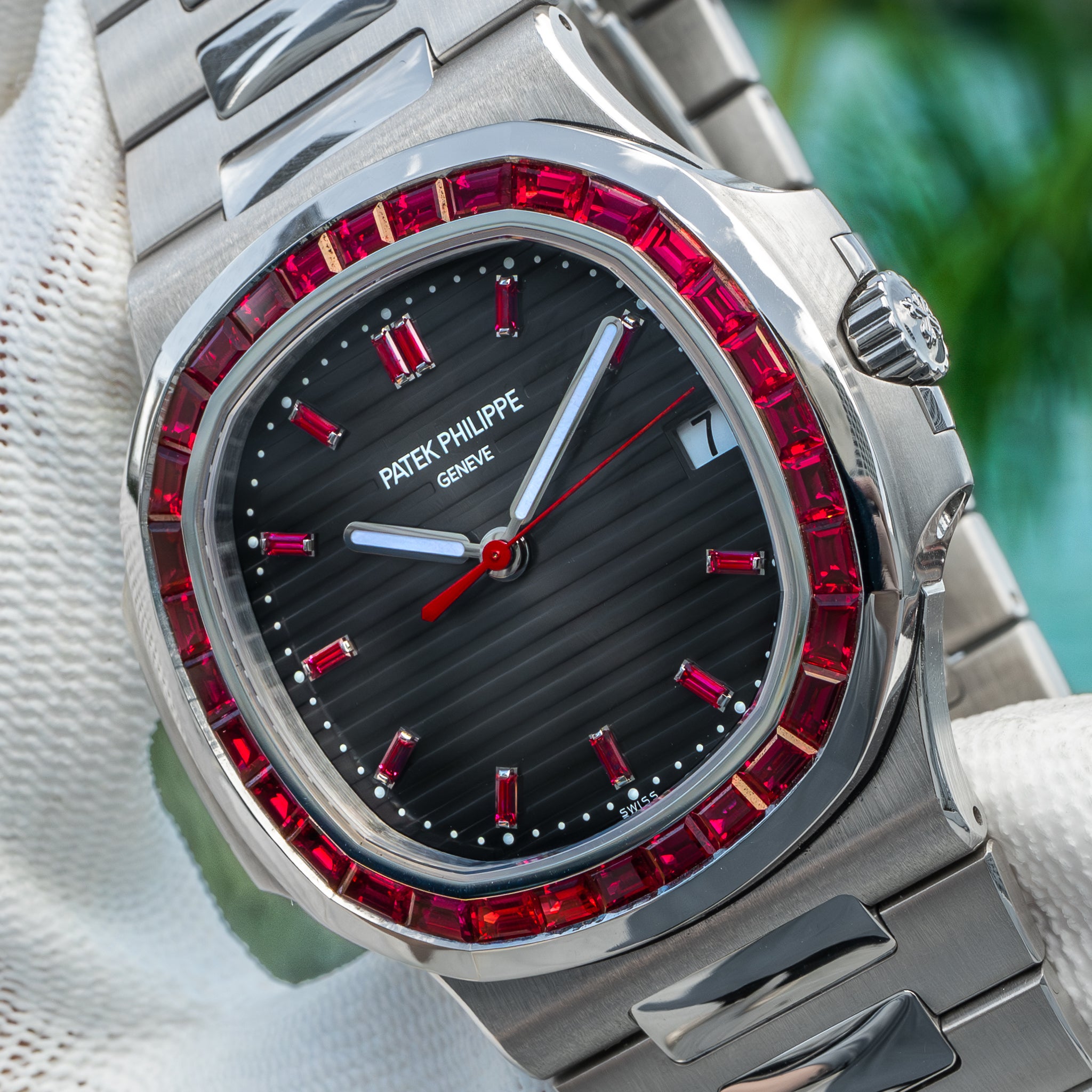 Patek Philippe 5711/112P Nautilus Ruby 40mm