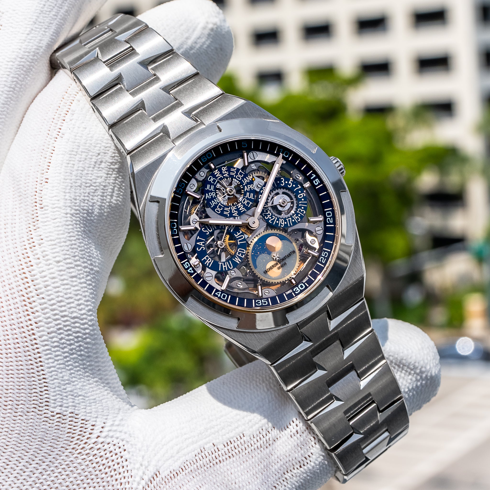2025 Vacheron Constantin 4300V/220G-B946 Overseas Perpetual Calendar Ultra Thin Skeleton 41.5mm