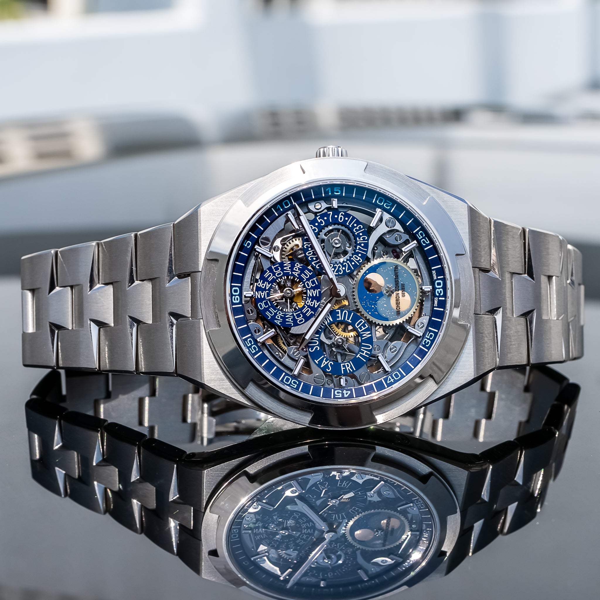 2025 Vacheron Constantin 4300V/220G-B946 Overseas Perpetual Calendar Ultra Thin Skeleton 41.5mm