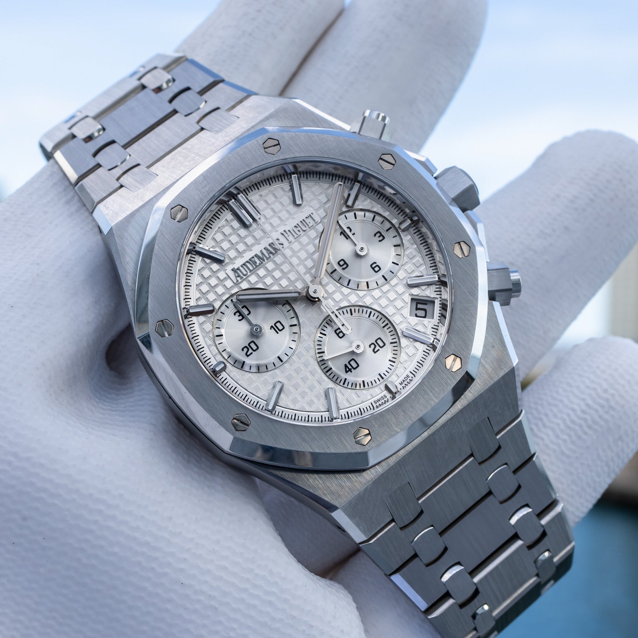 2024 Audemars Piguet Royal Oak 26240st White Dial