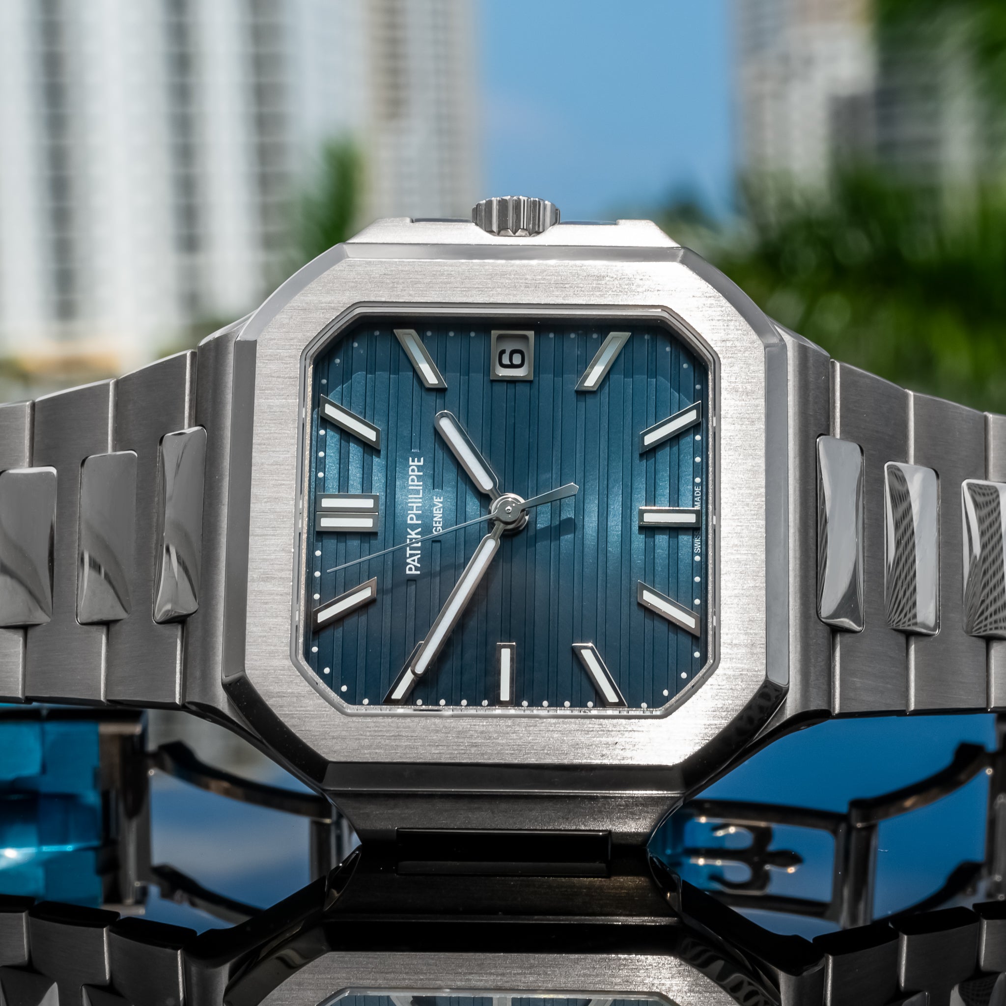 2025 Patek Philippe 7128/1G Cubitus 40mm