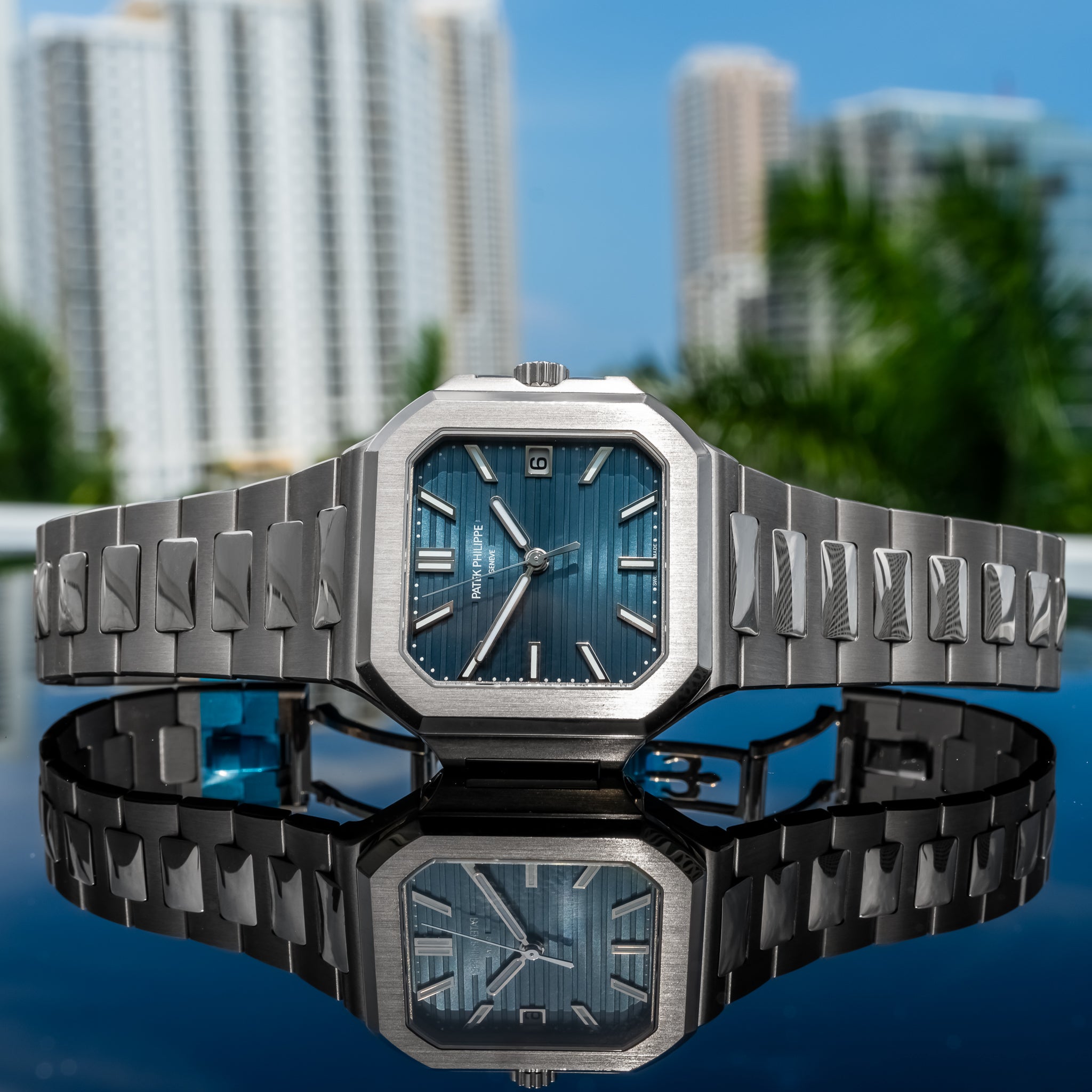 2025 Patek Philippe 7128/1G Cubitus 40mm