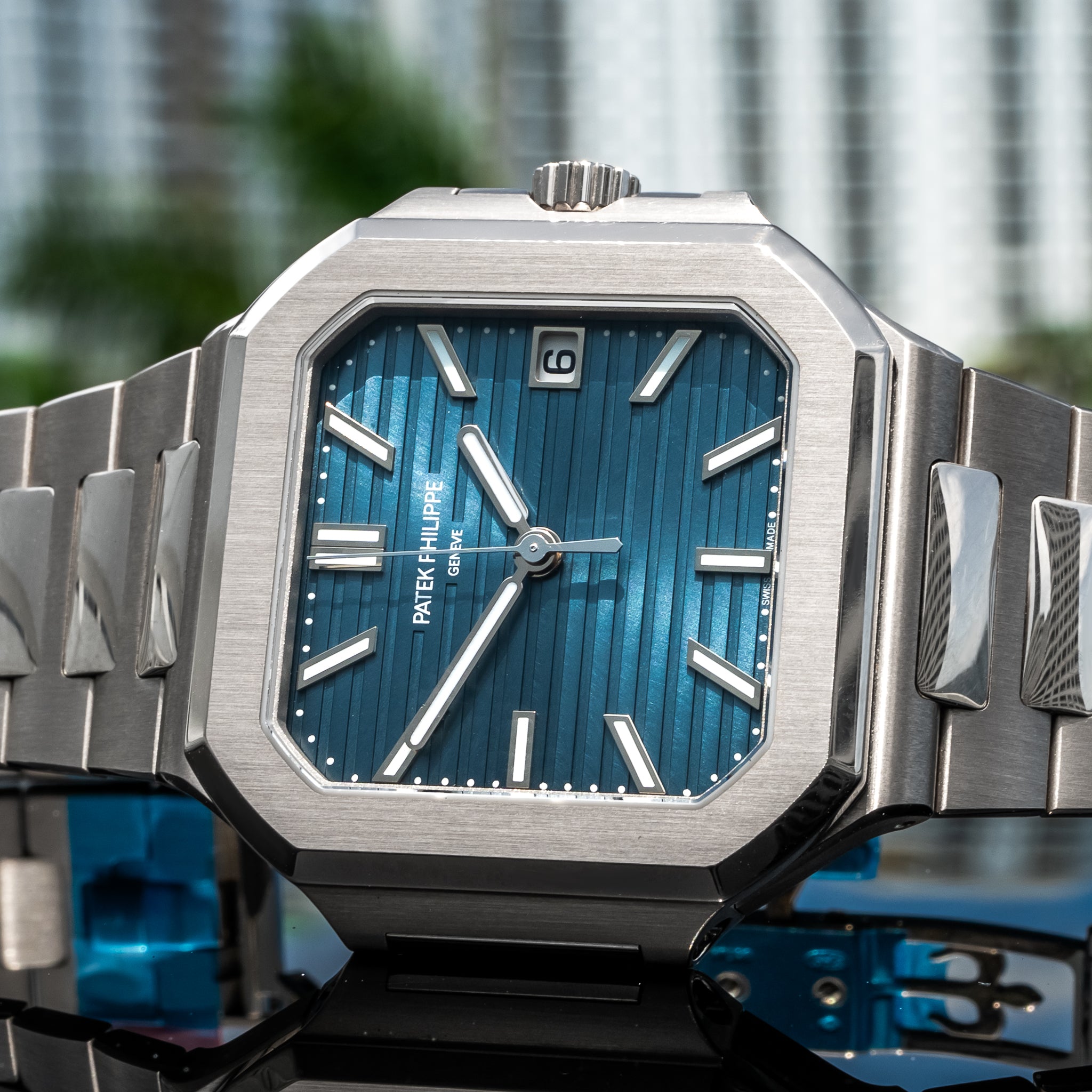 2025 Patek Philippe 7128/1G Cubitus 40mm