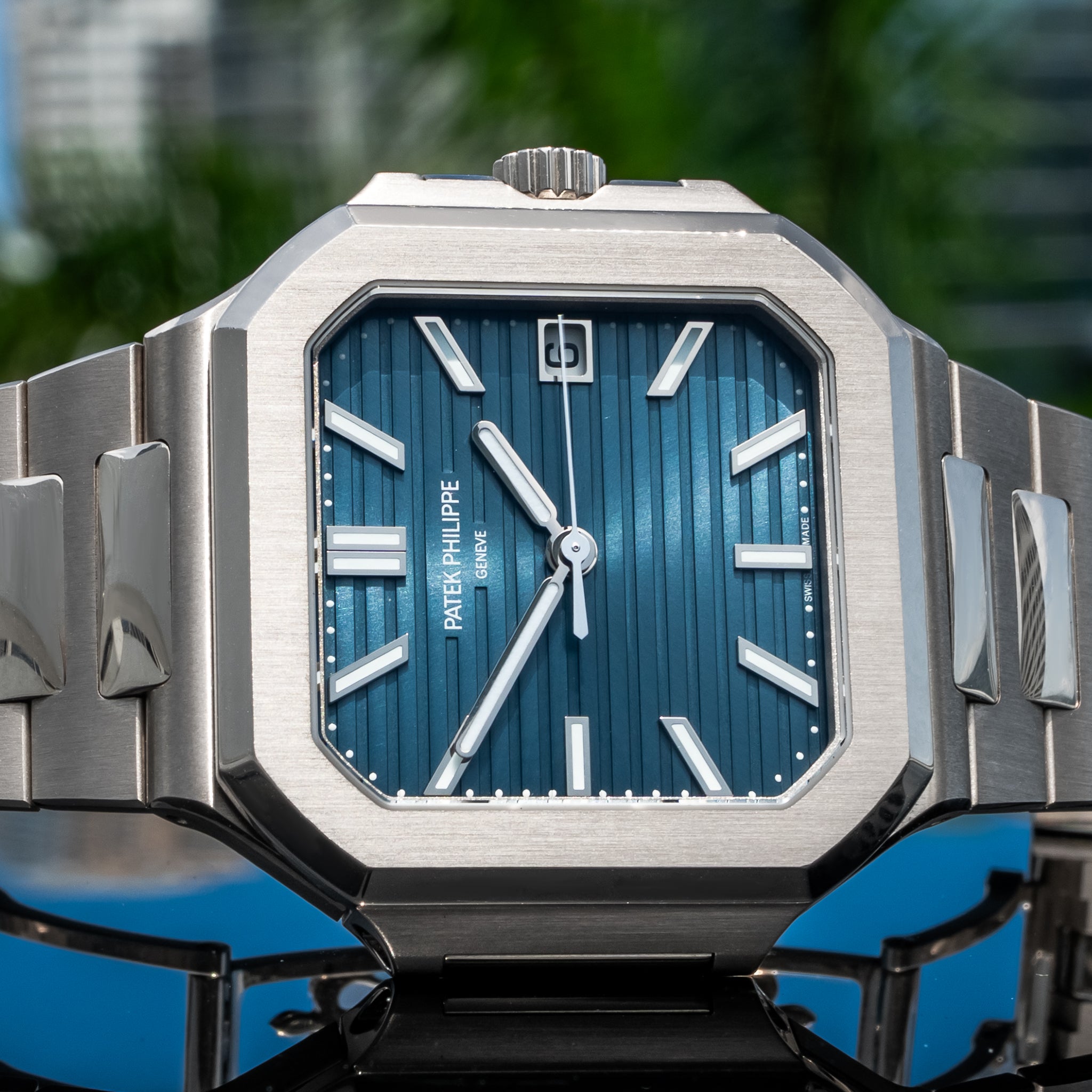 2025 Patek Philippe 7128/1G Cubitus 40mm