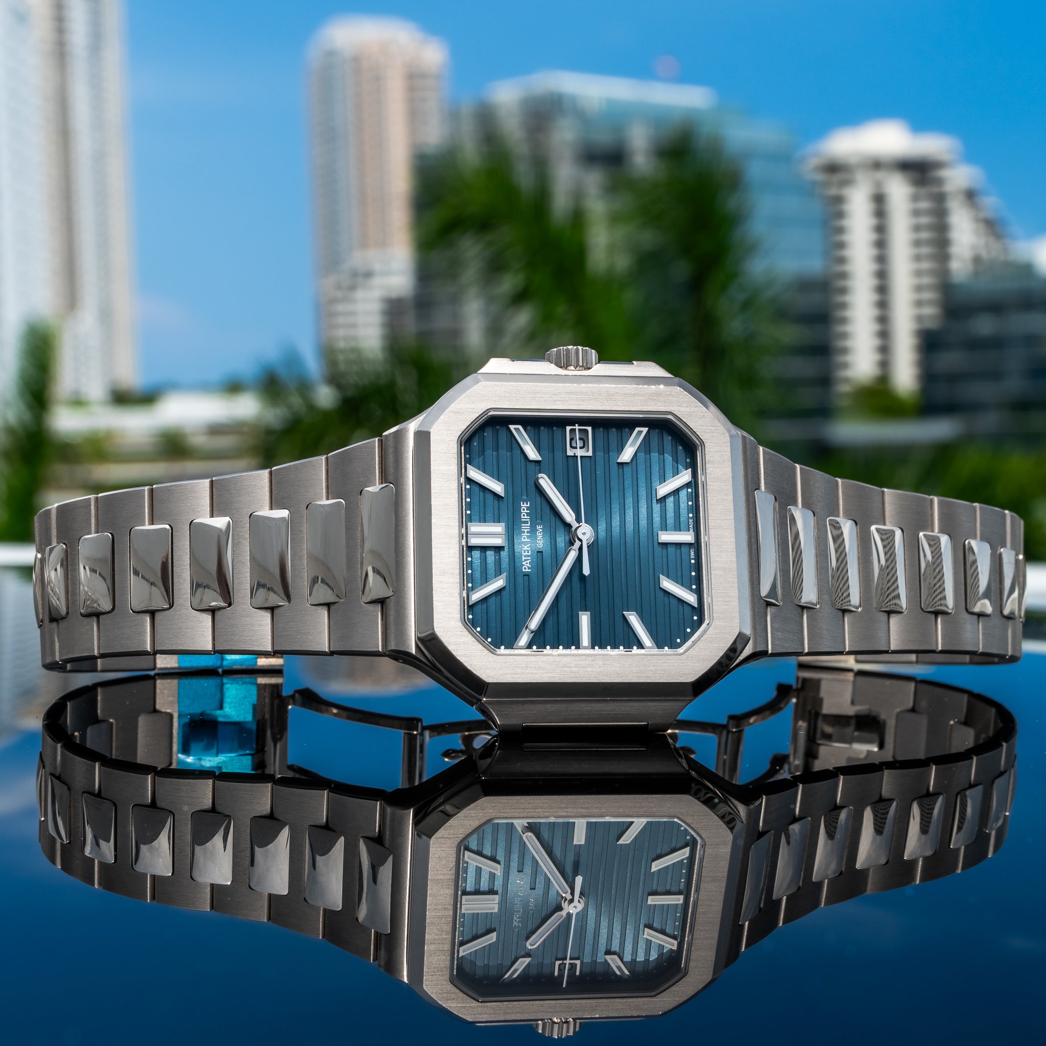 2025 Patek Philippe 7128/1G Cubitus 40mm