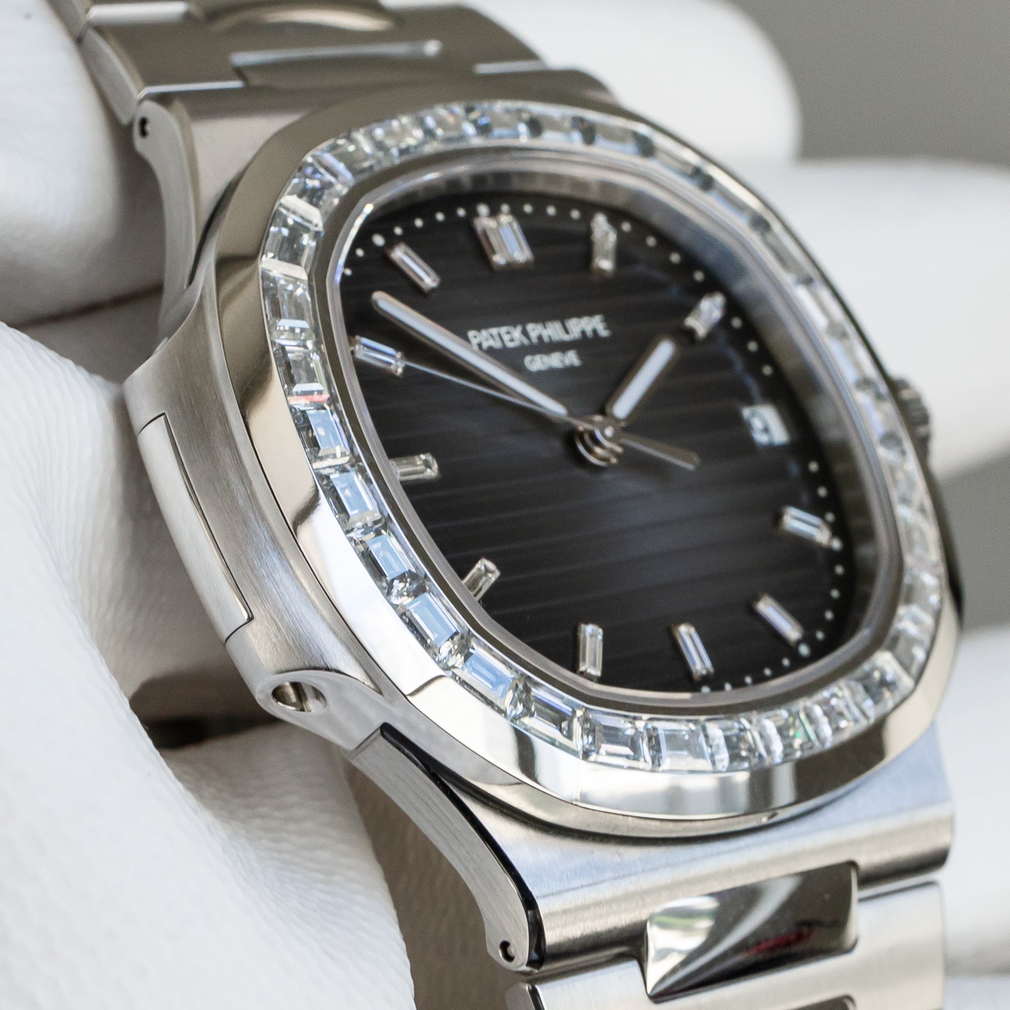 Patek Philippe Nautilus 5711/110P-001 Platinum Diamond Bezel