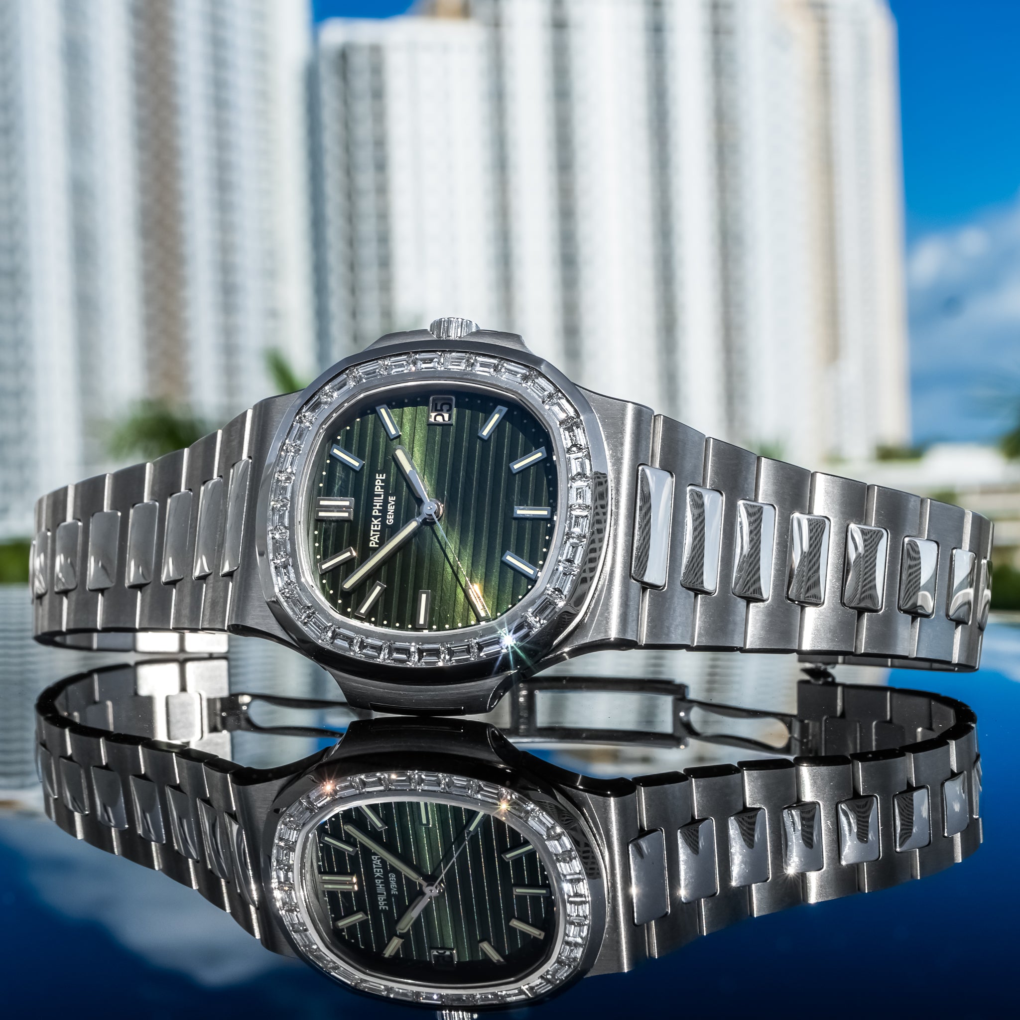 2021 Patek Philippe 5711/1300A Nautilus Green Dial 40mm