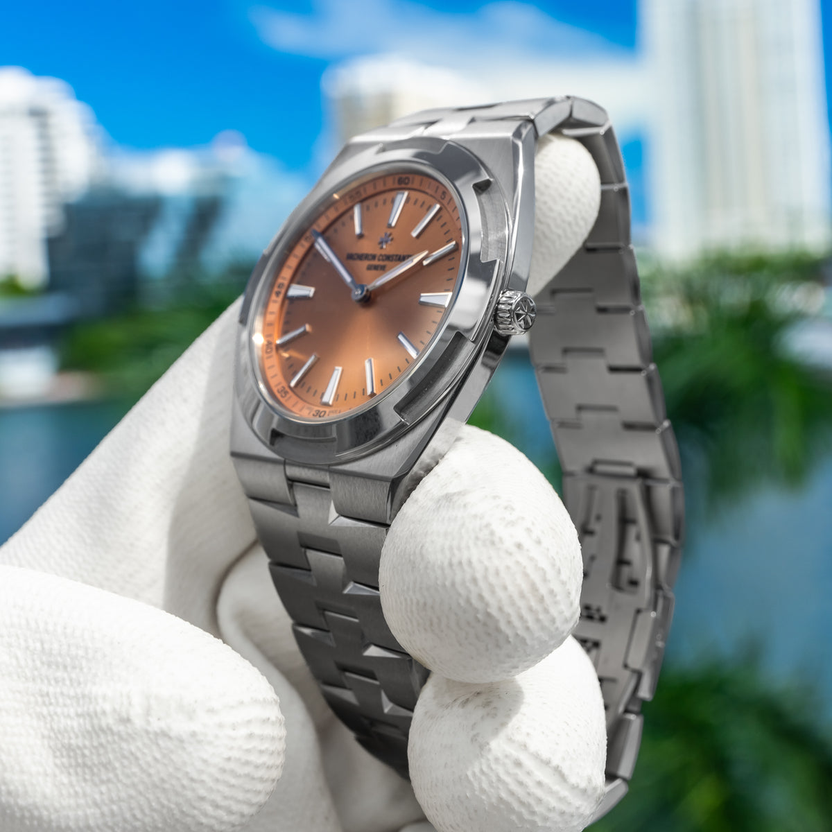 Vacheron Constantin 2500V/220P-H028 Overseas Self-Winding Ultra-Thin 39.5mm