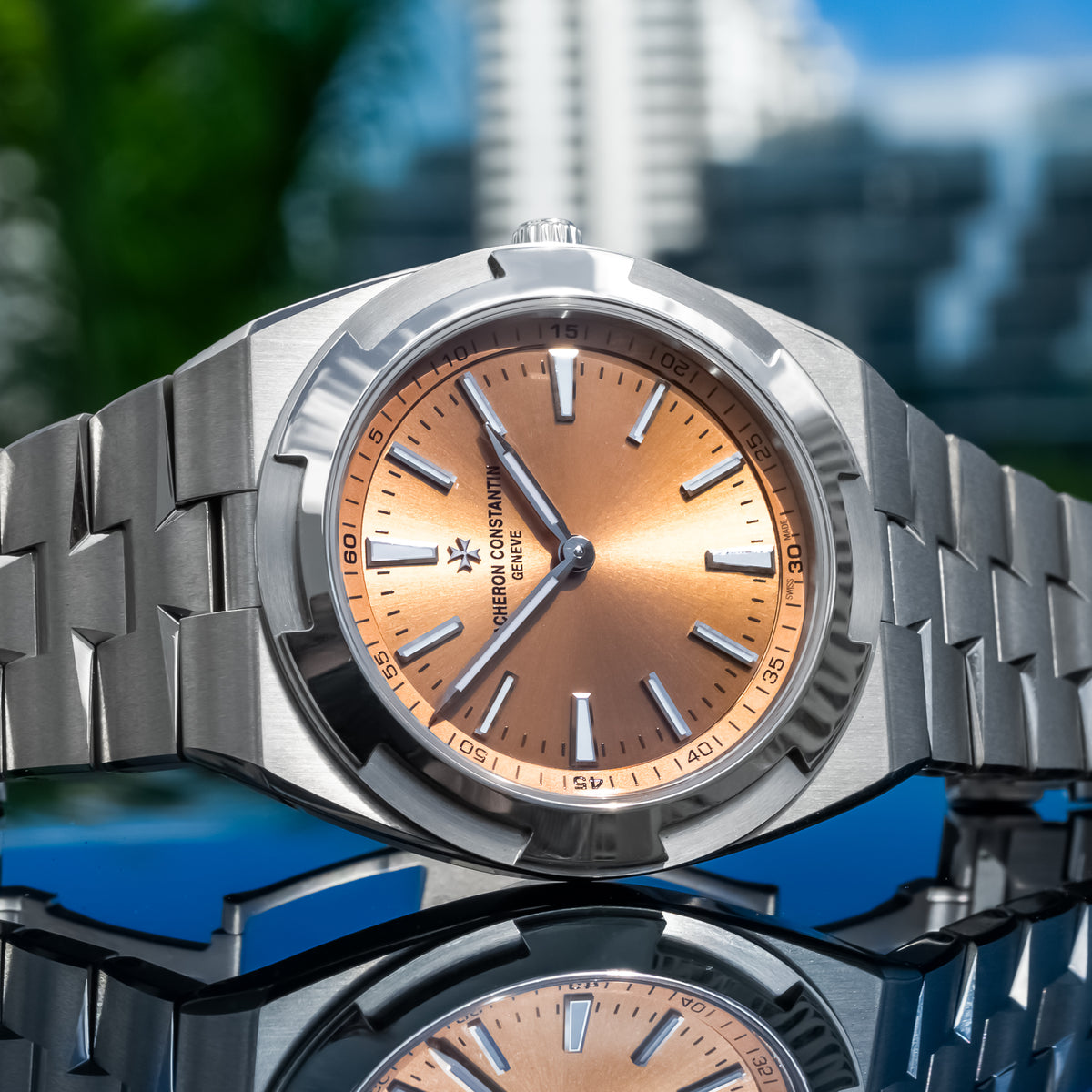 Vacheron Constantin 2500V/220P-H028 Overseas Self-Winding Ultra-Thin 39.5mm