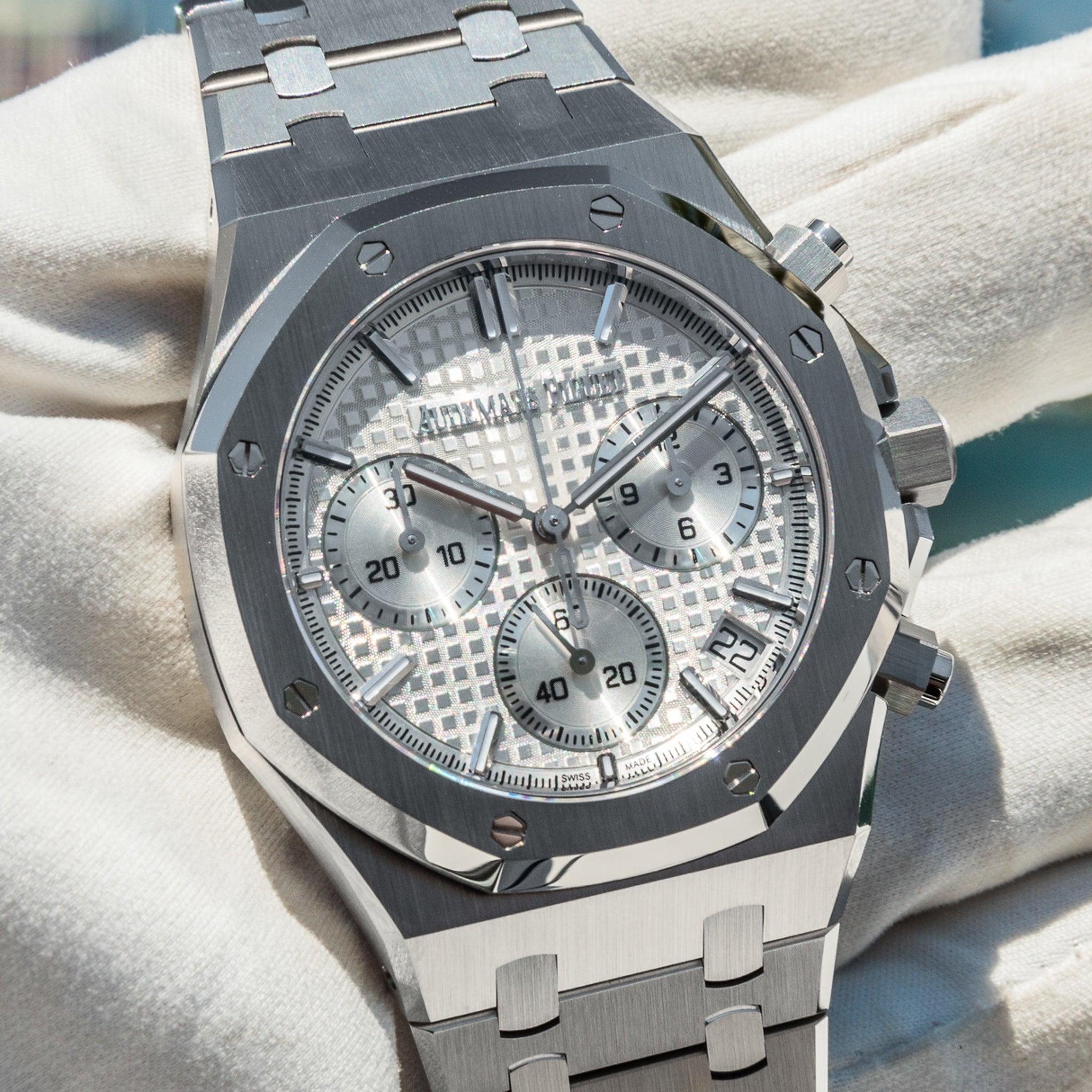 2022 Audemars Piguet 26240st Royal Oak 50th Anniversary White Dial 41mm